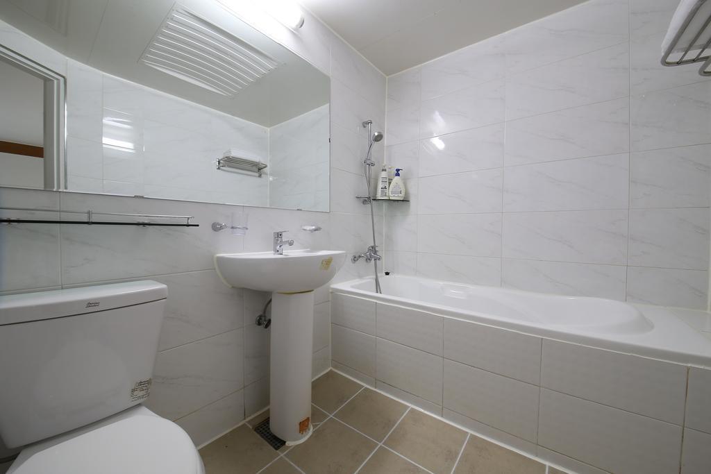 Abata Business Hotel Goyang Bagian luar foto