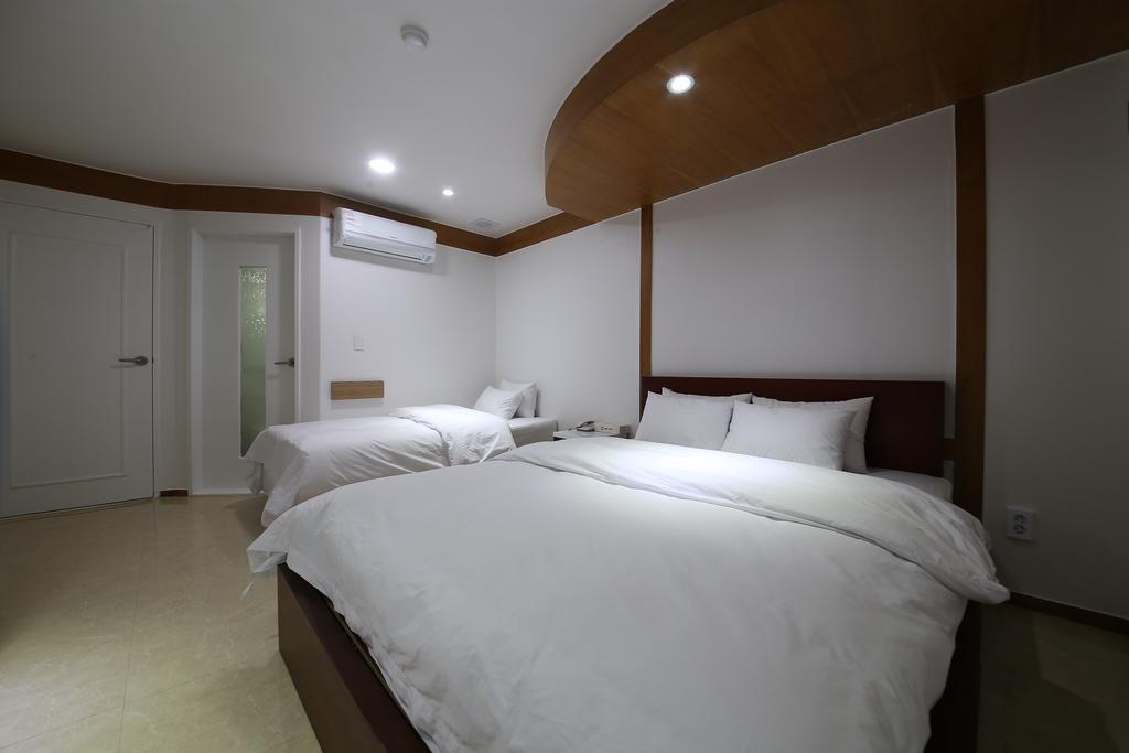 Abata Business Hotel Goyang Bagian luar foto