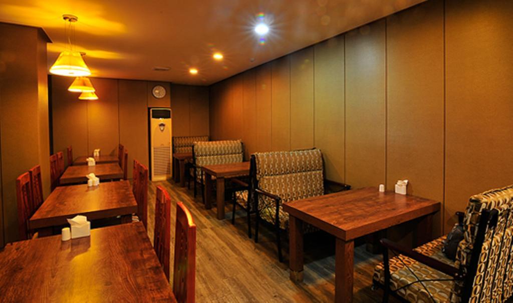 Abata Business Hotel Goyang Bagian luar foto