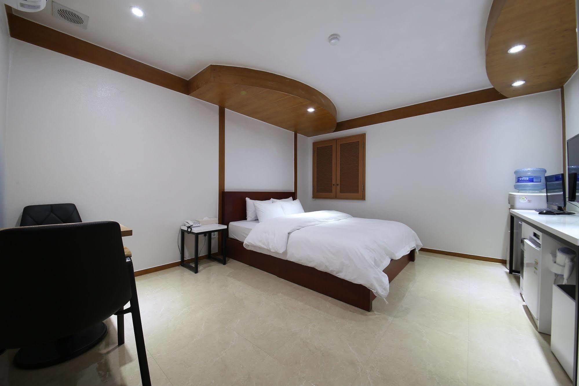 Abata Business Hotel Goyang Bagian luar foto