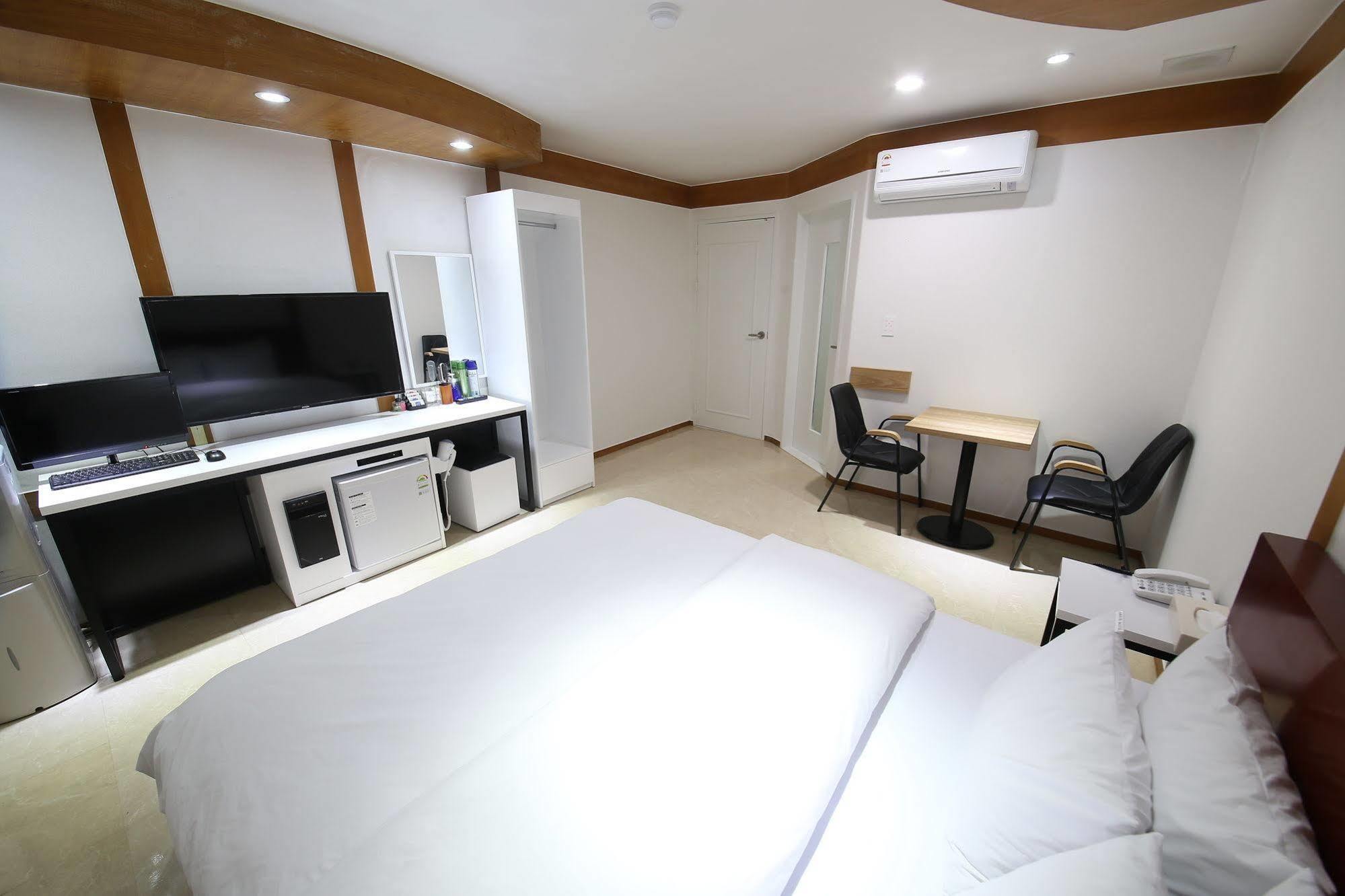 Abata Business Hotel Goyang Bagian luar foto